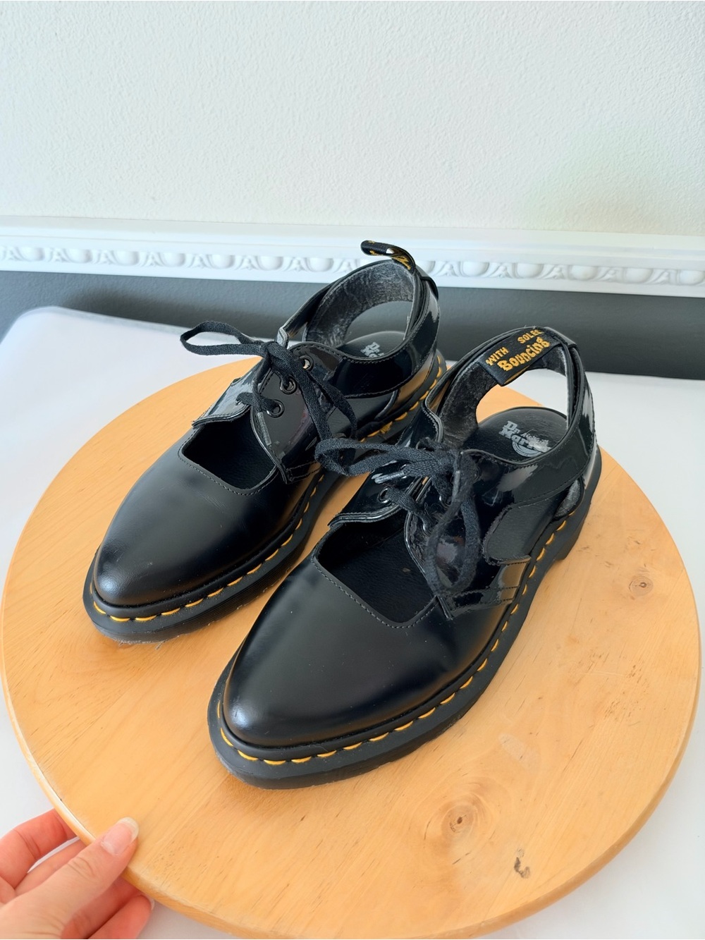 Dr. Martens Genna Black Patent Leather Mary Jane Lace-Up Loafer Shoes Size 8